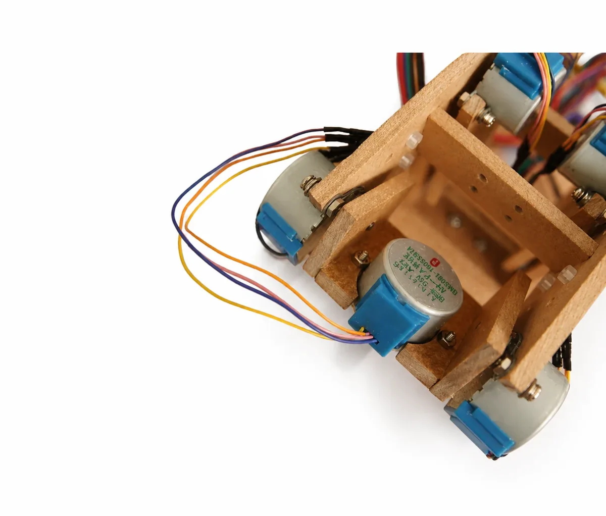 ذراع روبوتية صغيرة ESP32